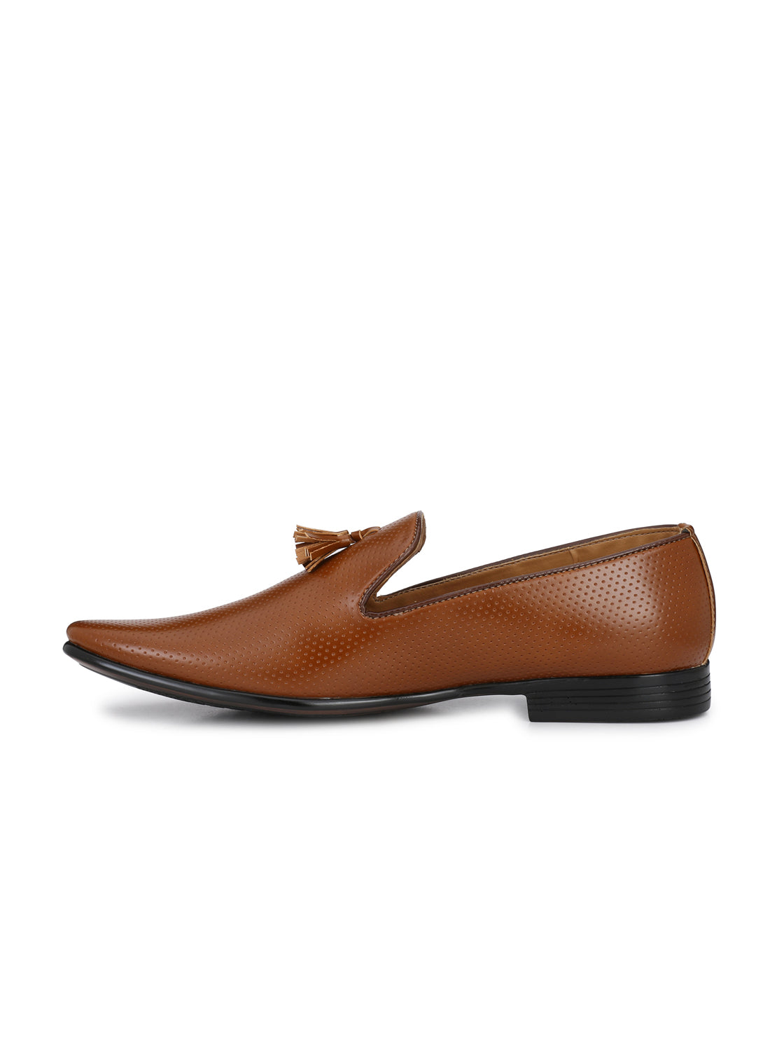 Guava Men's Brown Tassel Slip On Semi Formal Shoes (GV15JA581)
