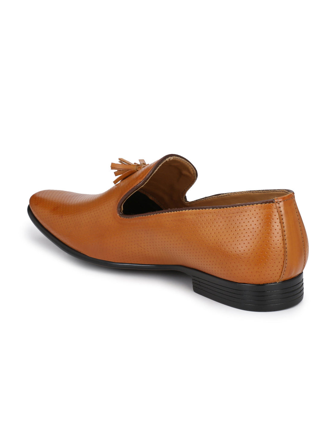Guava Men's Brown Tassel Slip On Semi Formal Shoes (GV15JA582)