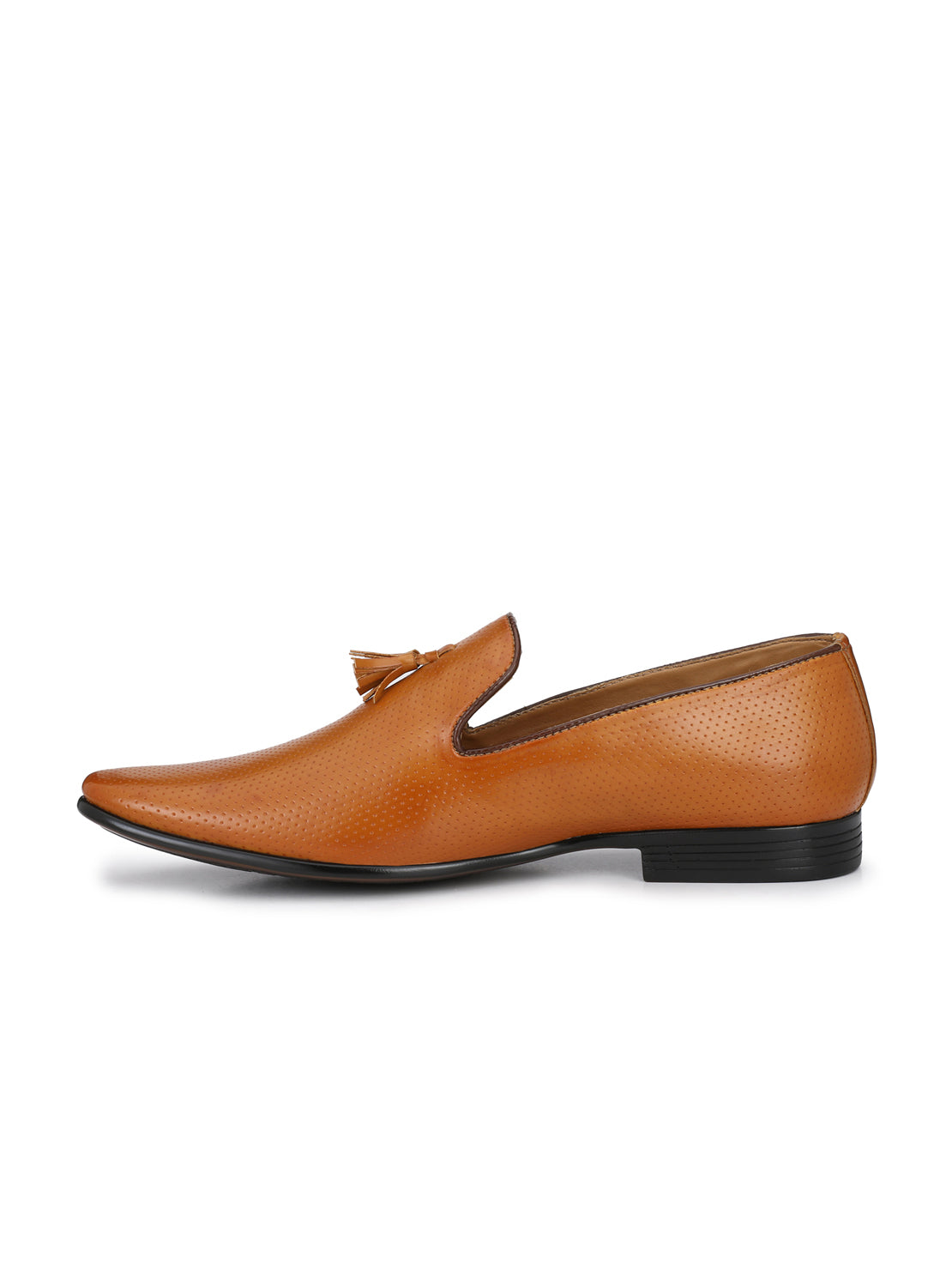 Guava Men's Brown Tassel Slip On Semi Formal Shoes (GV15JA582)