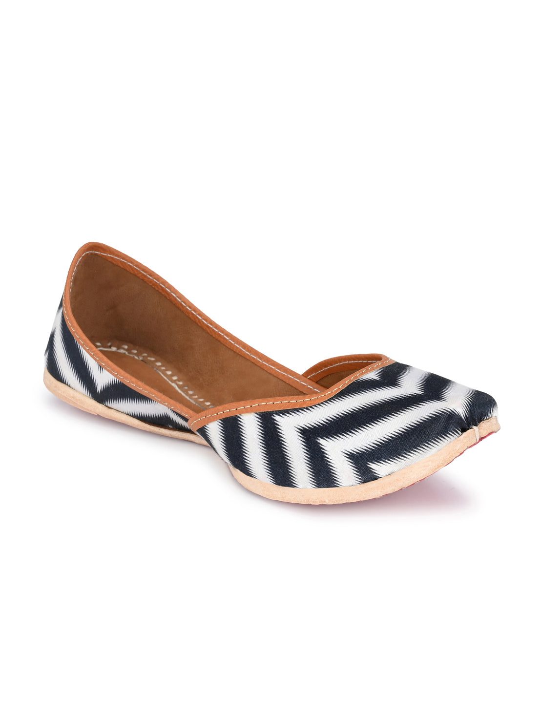Aady Austin Women Black&White Trendy Ethnic Jutti Mojris (AUSF19052)