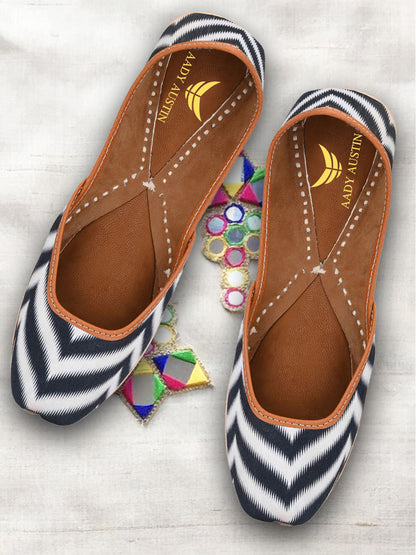 Aady Austin Women Black&White Trendy Ethnic Jutti Mojris (AUSF19052)
