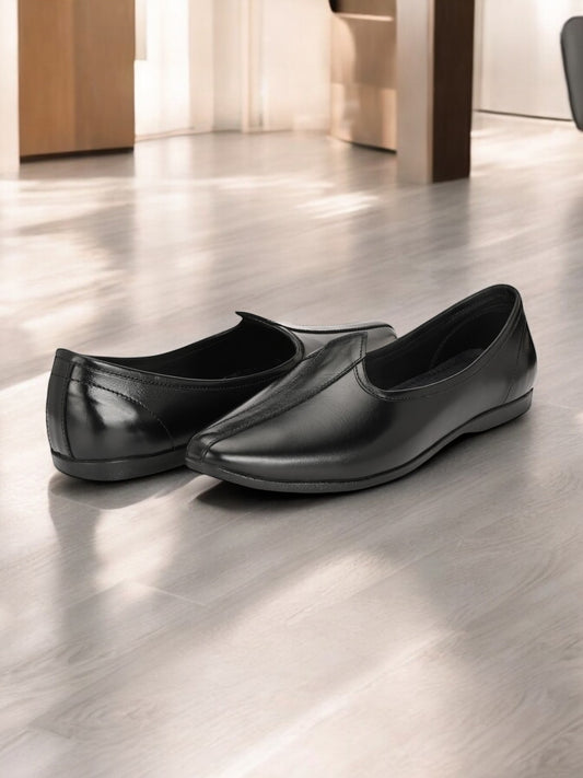 Guava Men's Comfortable Stylish Traditional Genuine Leather Jutti - Black - GV15JA877