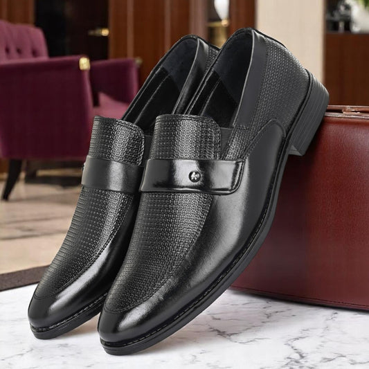 Guava Leather Mocassin Black Slip-On Semi Formal Shoes for Men's GV25JA905