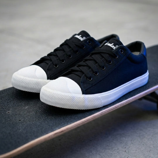 Hirolas Men's Black Canvas Vulcansied Skateboard Lace-Up Sneaker Shoes (HRL2076BLK)